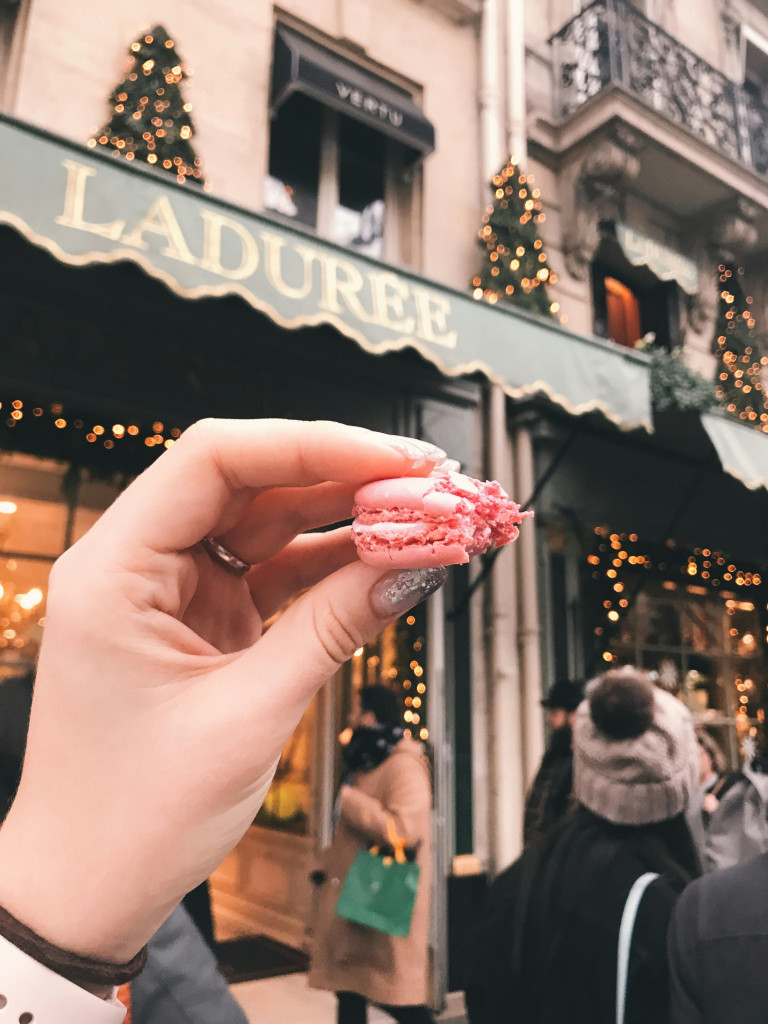 25 of the Best Things to Do in Paris That (Mostly) Won't Break the Bank 29 macaron outside laduree