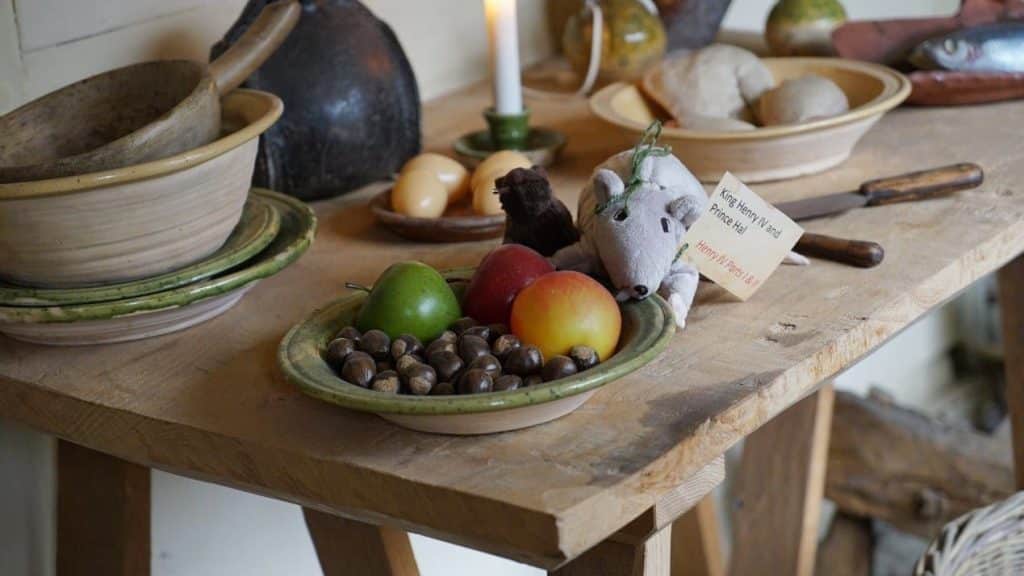 Birthplace of William Shakespeare: How to Get Discount Tickets + Stratford-upon-Avon Tour Overview 20 Charming mouse displayed inside kitchen of Shakespeare's Birthplace historic home in Stratford upon Avon, England, United Kingdom.