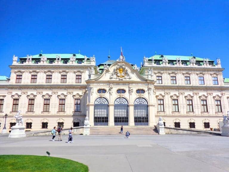 Exterior of the Upper Belvedere Palace in Vienna, Austria, with its Baroque architecture and symmetrical design.