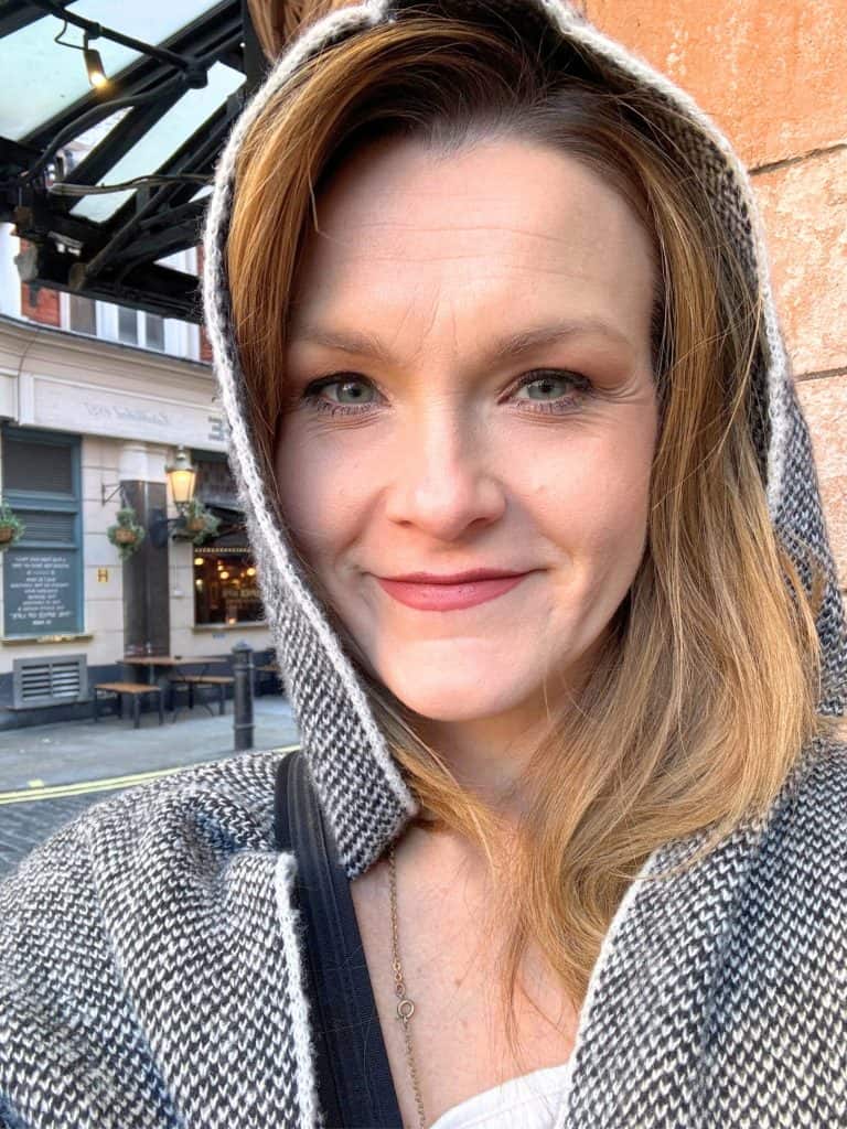 What to Wear in Greece: A Practical Packing List for Women 9 woman hooded cardigan london