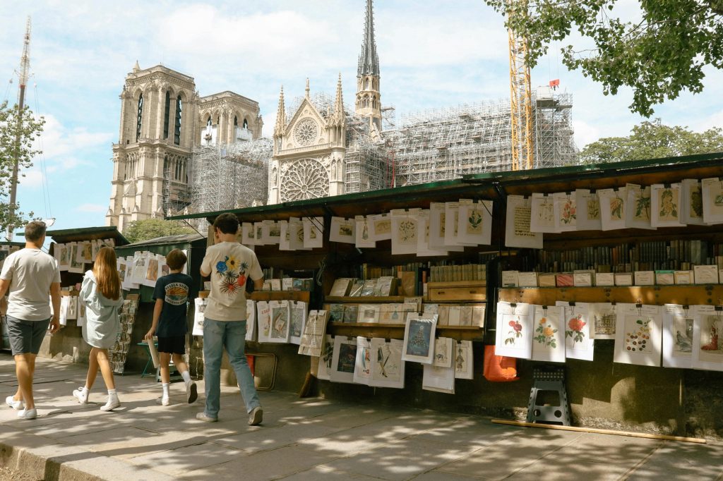 25 of the Best Things to Do in Paris That (Mostly) Won't Break the Bank 44 explore paris book stalls 3776818