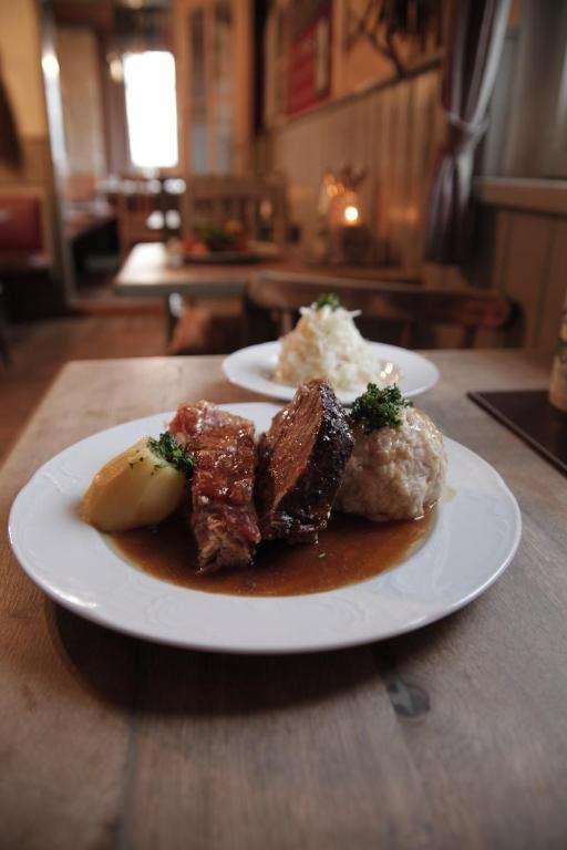 Where to Stay in Salzburg, Austria: My Favorite Area for First-Timers on a Budget 25 dining stadtalm naturfreundehaus hostel salzburg